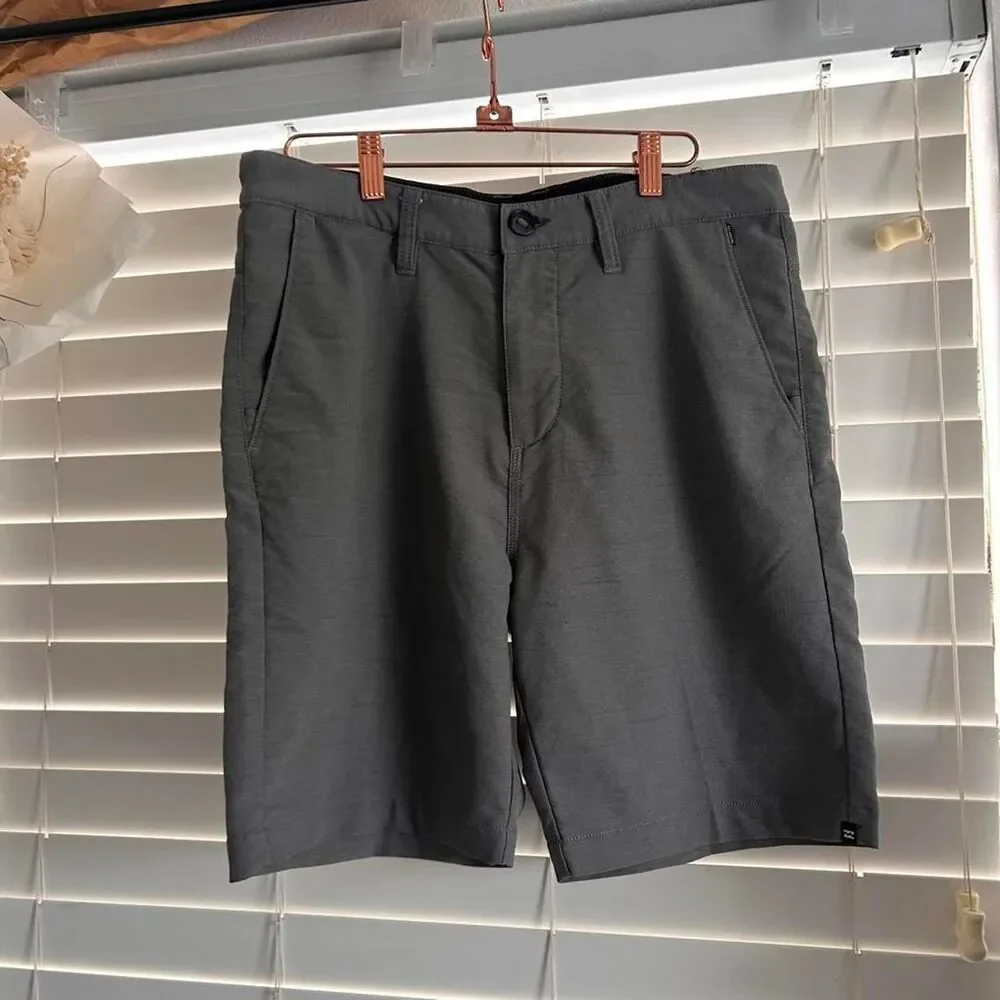 Billabong Charcoal Crossfire Submersible hybrid boardshorts men’s size 31